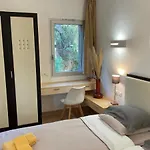 Cala Sultana -baie Santa Giulia - Rez Jardin 1ere Ligne Apartman *