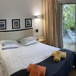 Cala Sultana -baie Santa Giulia - Rez Jardin 1ere Ligne Apartman *