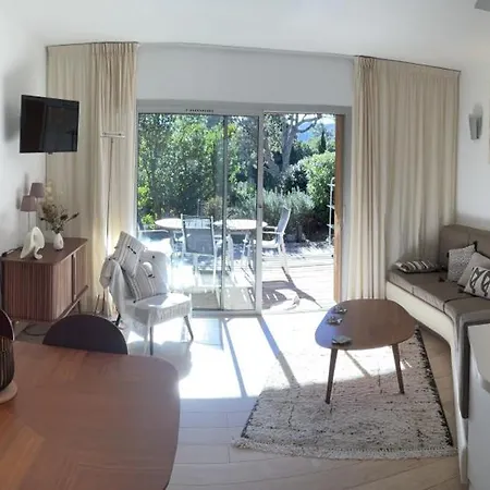 Cala Sultana -baie Santa Giulia - Rez Jardin 1ere Ligne *