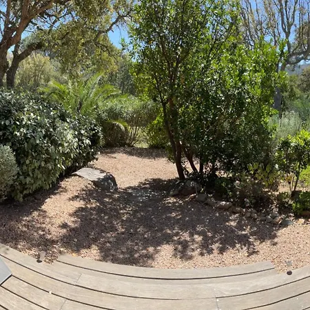 Cala Sultana -baie Santa Giulia - Rez Jardin 1ere Ligne Порто-Веккьо