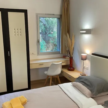 Cala Sultana -baie Santa Giulia - Rez Jardin 1ere Ligne Lejlighed *