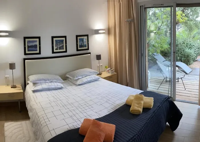 Cala Sultana -baie Santa Giulia - Rez Jardin 1ere Ligne Appartement *