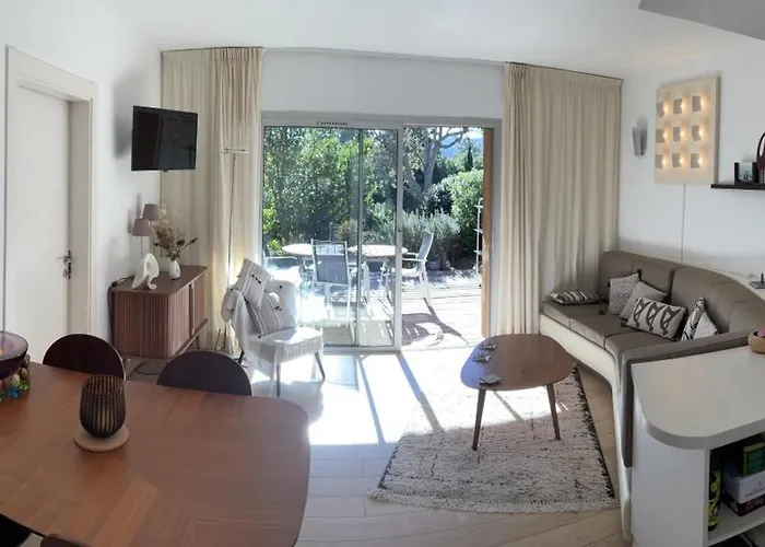 Cala Sultana -baie Santa Giulia - Rez Jardin 1ere Ligne *