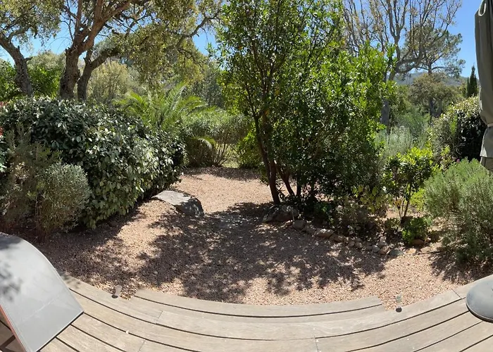 Cala Sultana -baie Santa Giulia - Rez Jardin 1ere Ligne 维琪奥港